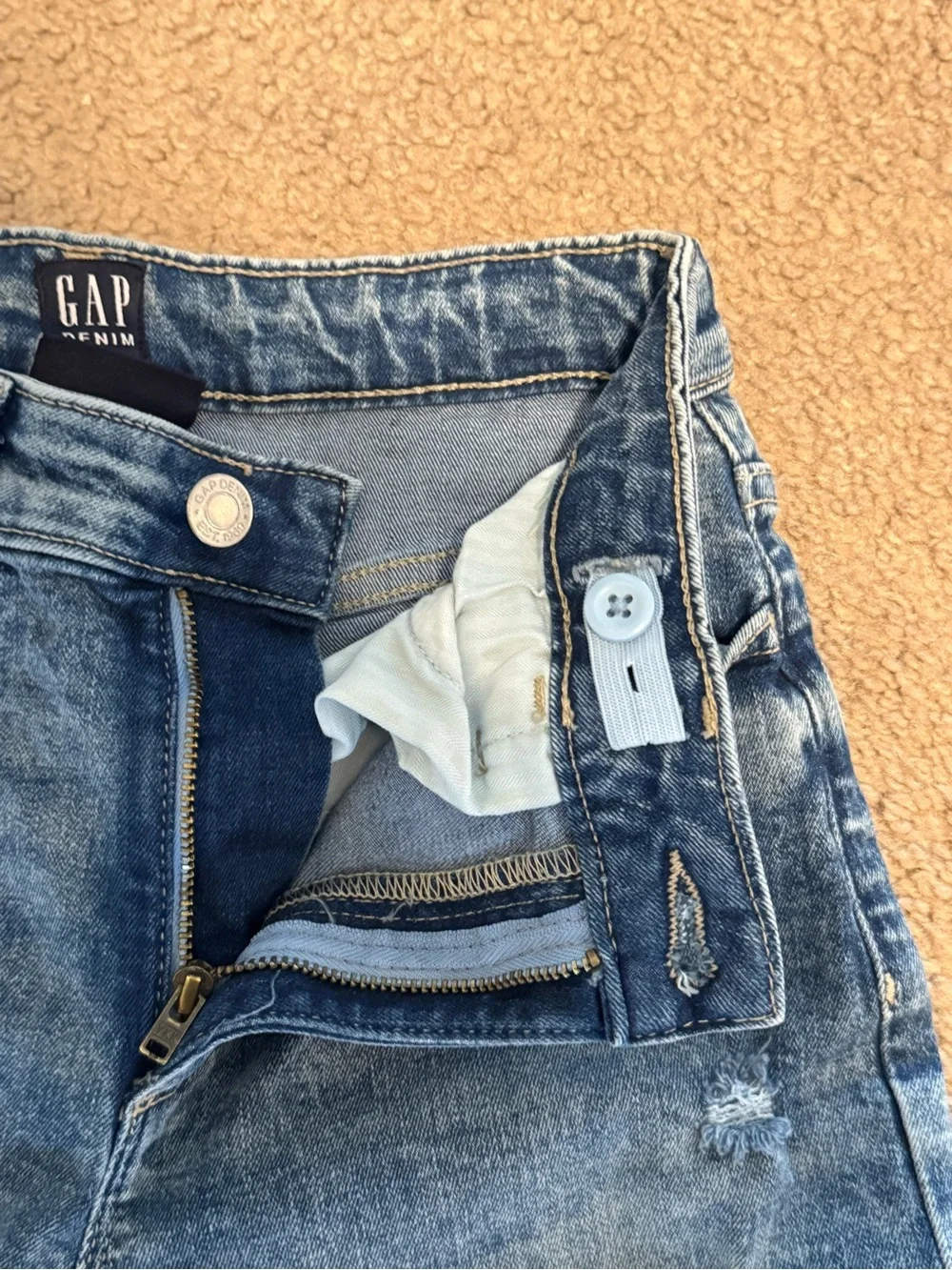 GAP stylish dark